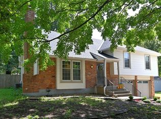 5527 Westgate St, Shawnee, KS 66216