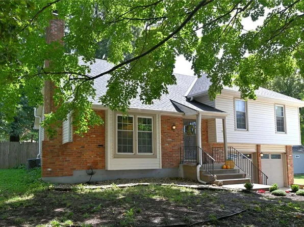5527 Westgate St, Shawnee, KS 66216