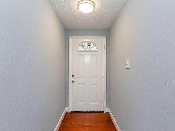 4th image of 4318 Saffron Ln