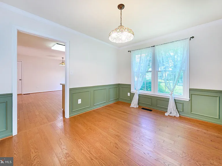 8508 Silverdale Rd — Photo 13