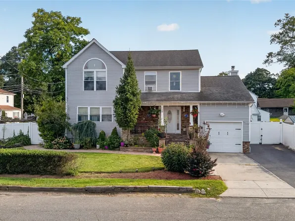 139 Smith Street, Amityville, NY 11701