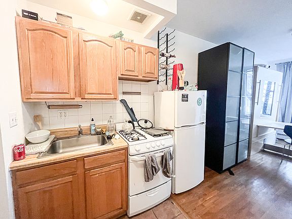 5th image of 186 Orchard St APT 2FS