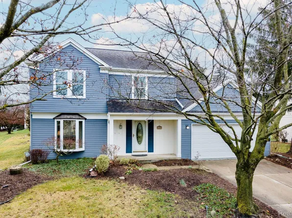 1601 Grandview Dr, Rochester Hills, MI 48306