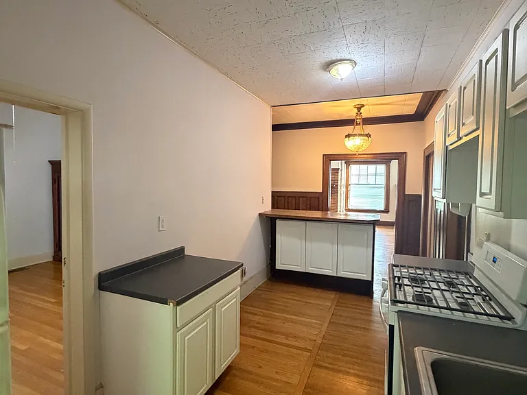 133 S Lake Ave #1 — Photo 7