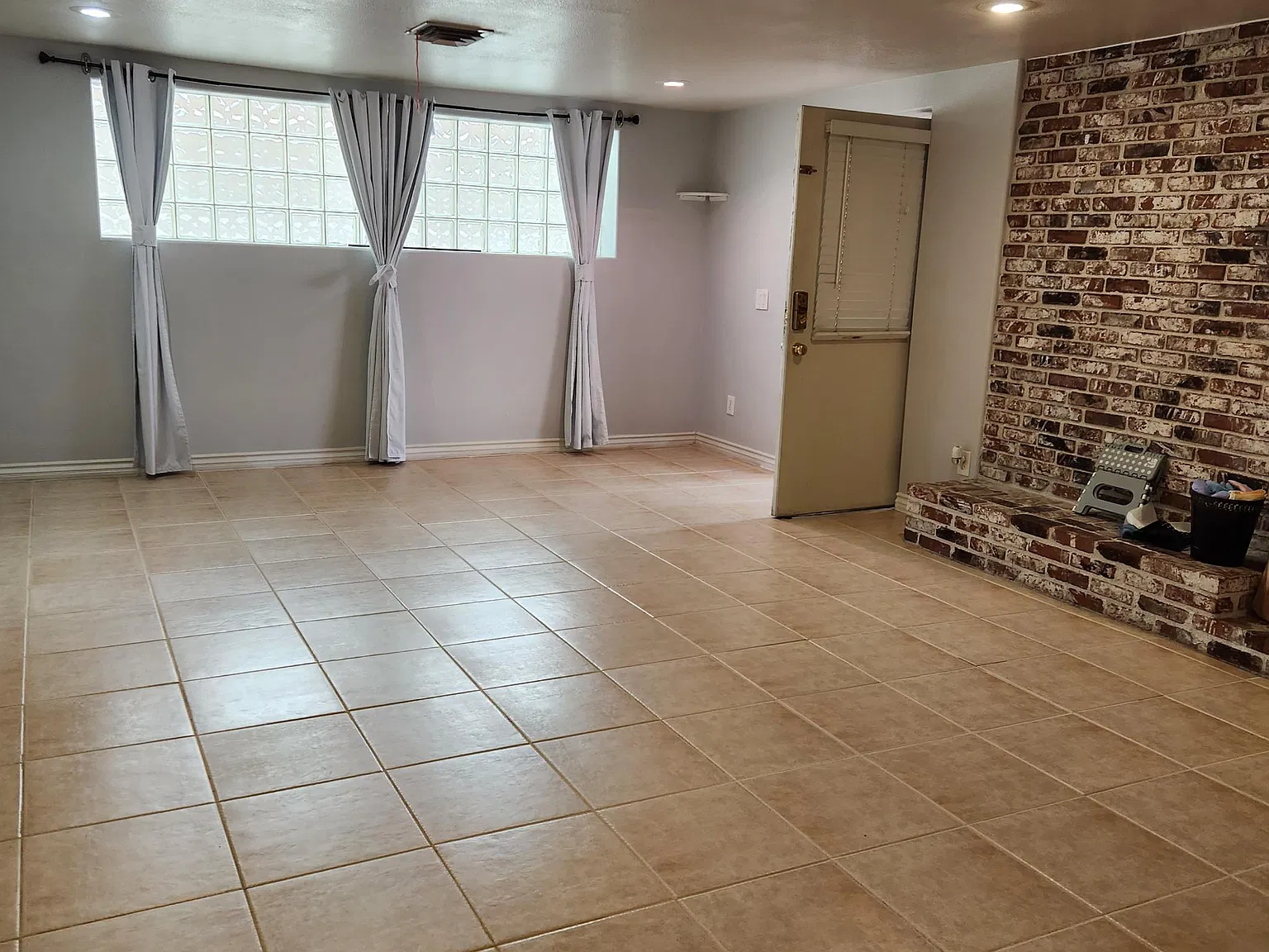 6095 Serene Dr — Photo 4