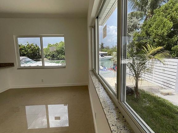 5th image of 1995 Calais Dr APT 6