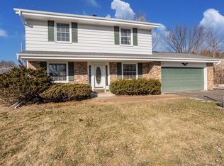 1638 Falls Rd, Grafton, WI 53024