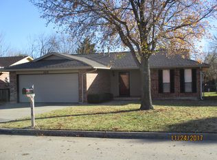 1016 NW 26th St, Moore, OK 73160