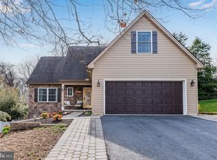 5022 Turtle Ln, Mechanicsburg, PA 17050