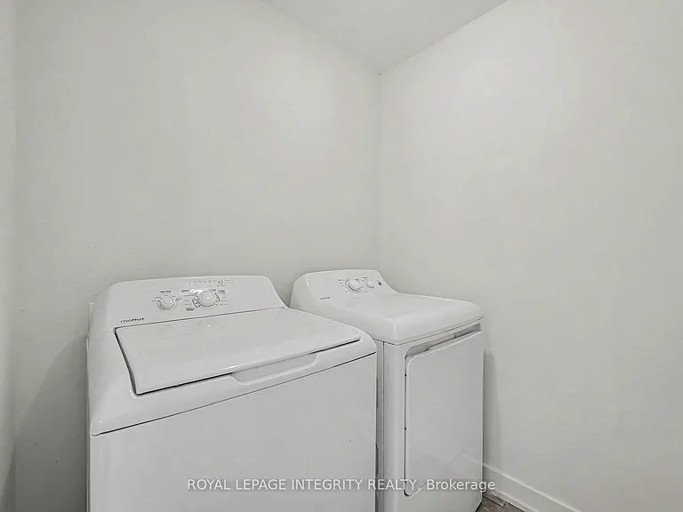148 Thomas St S — Photo 21
