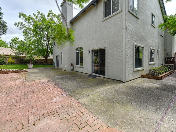 3rd image of 1140 Bramble Ln