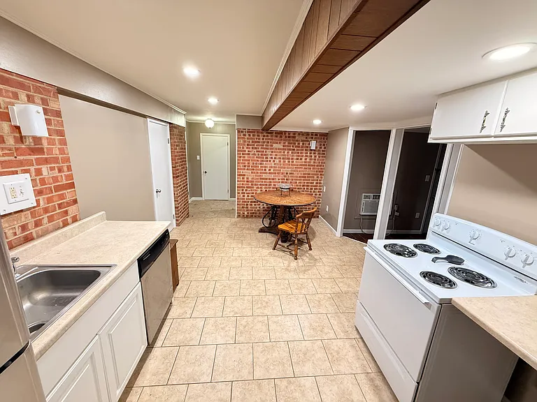 706 Hancock Ave — Photo 9
