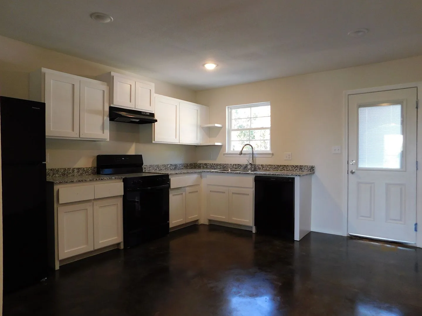 621 Poplar Street — Photo 4