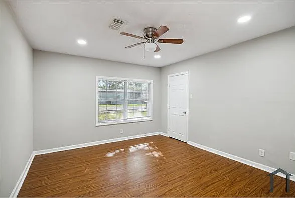 209 Stewart St — Photo 19