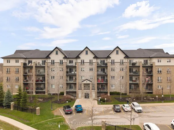 42 Ferndale Dr S #309, Barrie, ON L4N 2M5