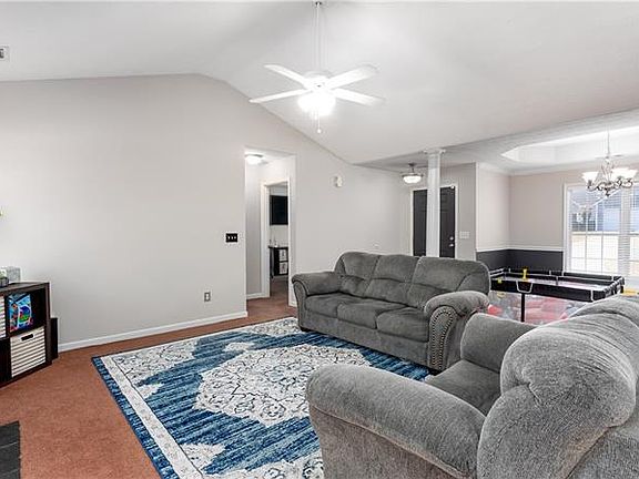 3rd image of 3005 Dotti Dr