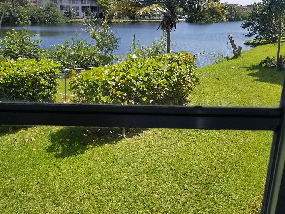 1st image of 1304 NE 191st St APT 232