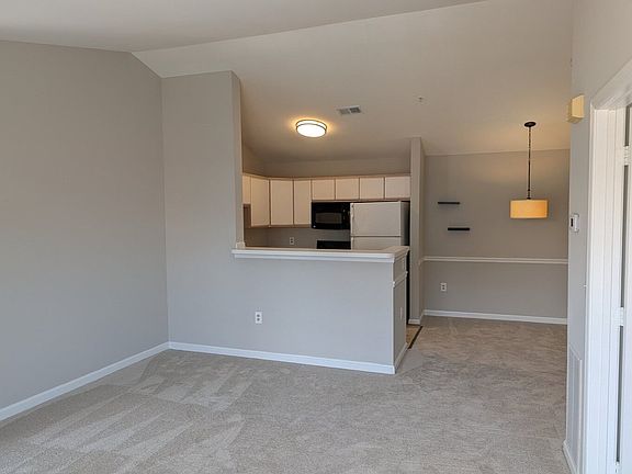 4th image of 673 Constellation Sq SE Unit J