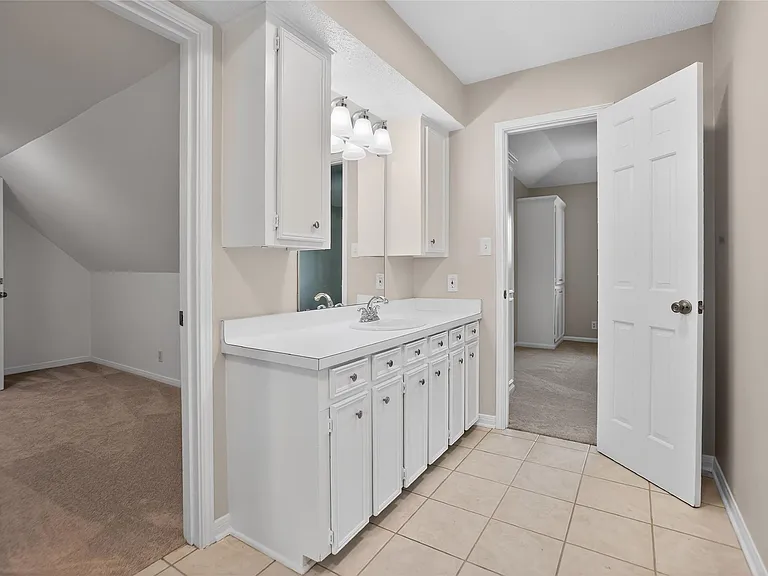112 Kirkwood Ln — Photo 31