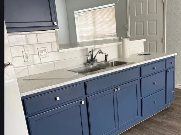 8831 Five Palms Dr, San Antonio, TX 78242