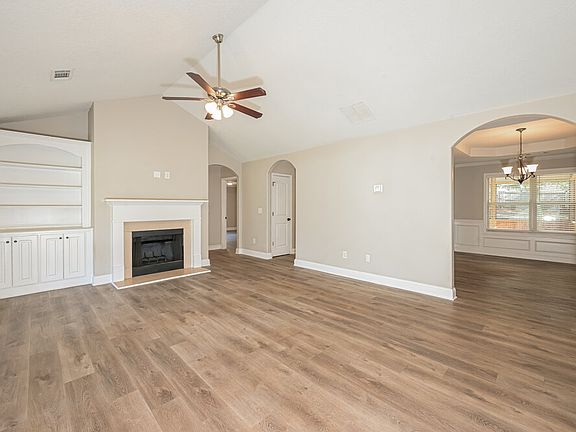 4th image of 1648 Deer Creek Ln