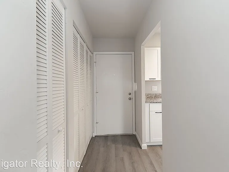 4251 SW 21st Pl — Photo 15