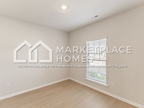 3rd image of 206 Stockyard Cir