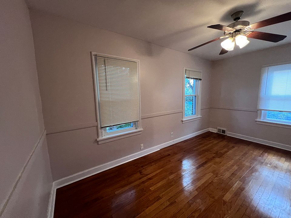 2nd image of 1569 W Sunset Ave