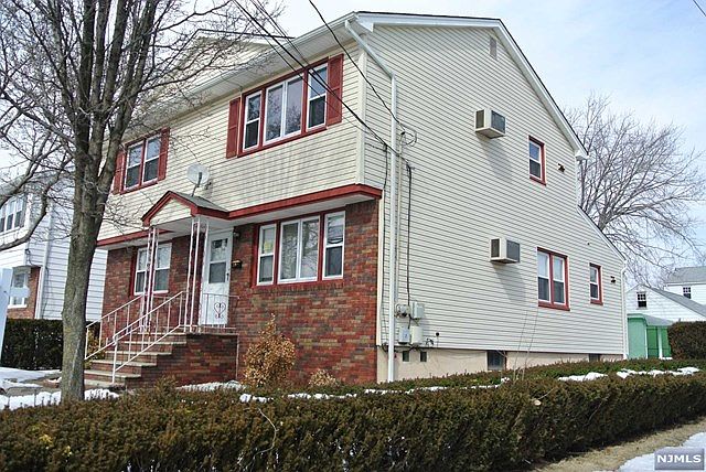 2nd image of 164 Scoles Ave #1