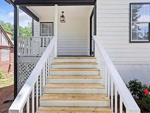 3rd image of 2299 Boulevard Granada SW