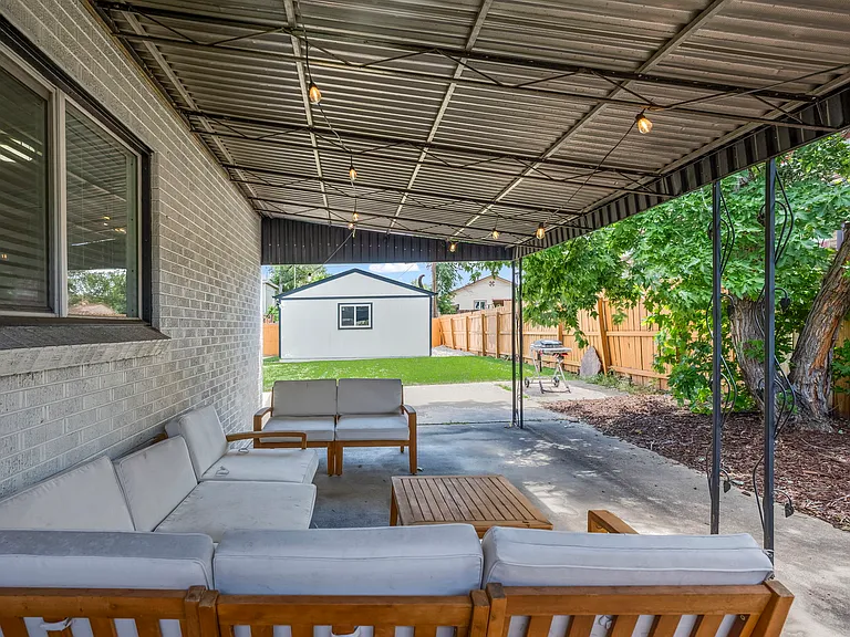 3240 Oneida St — Photo 23