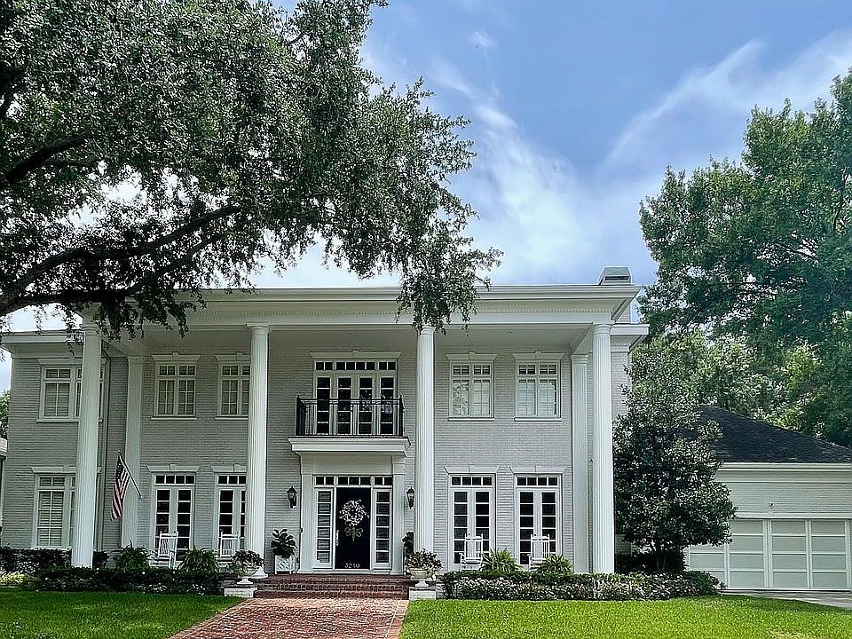 1st image of 3210 W Parkland Blvd