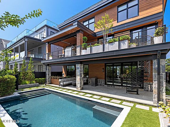 3rd image of 14 Seaview Avenue