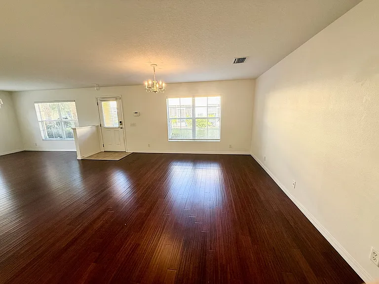 3846 Mandalay Dr — Photo 6