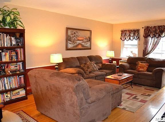 4th image of 14 Glen Hollow Dr
