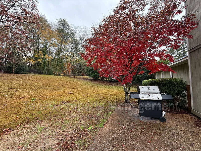 3 bed, 2.0 bath, 1680 sqft, $1,800 — Photo 2