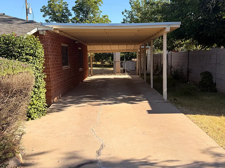1208 E Colter St — Photo 3