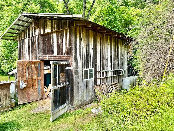 39th image of 131 Gibson Hollow Rd