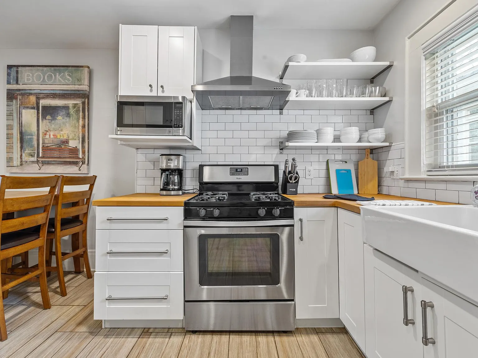 1146 Wade St NE — Photo 2