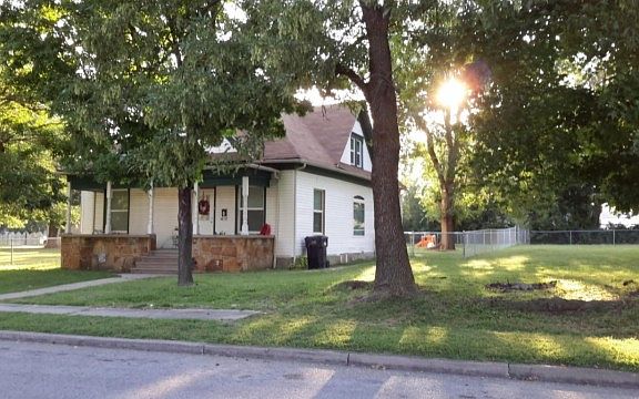 2nd image of 309 N Roane St