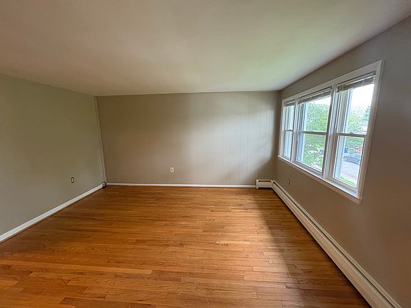 5th image of 6008 Burgess Ave #2