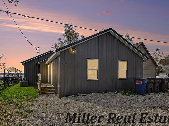 2nd image of 2751 Russell Dr