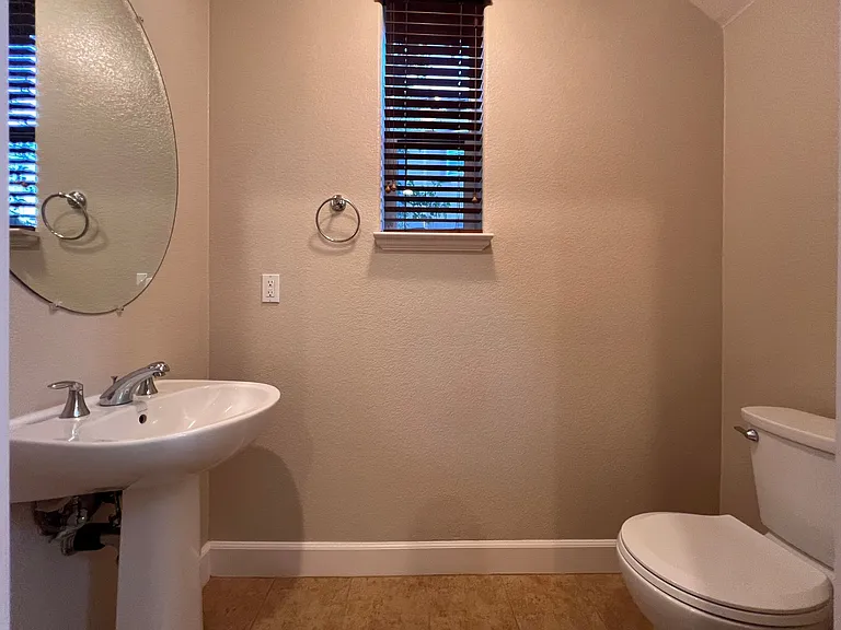 10880 Pentwater Dr — Photo 24