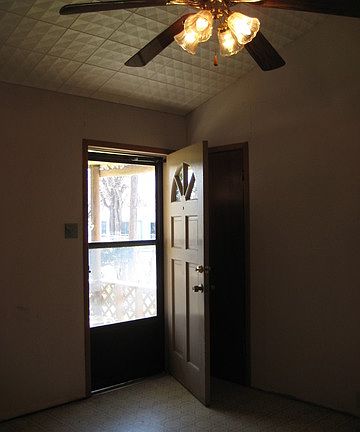 4th image of 217 Briggs St