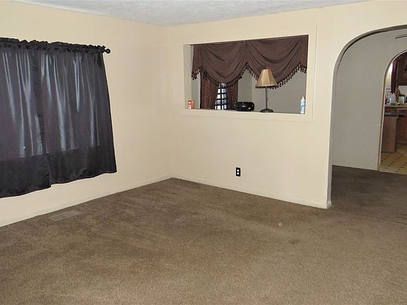 3rd image of 130 N High St