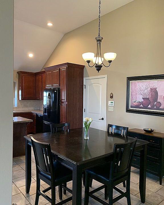 Kitchen/Dining Area