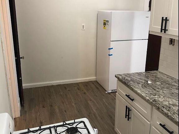 5th image of 5019 Chippewa St #1F