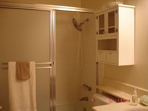 2nd bathroom