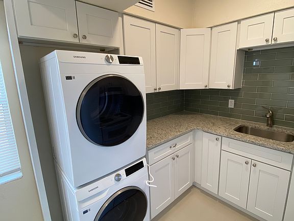 Kitchen/Laundry