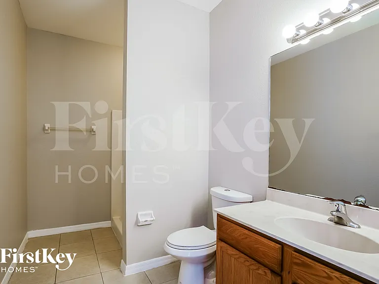 3002 45th St SW — Photo 9